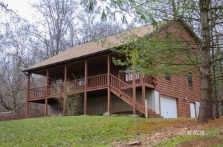 1284 Pearl Wood, Athens, OH 45701