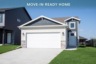 7887 Cottonwood Blvd, Horace, ND 58047