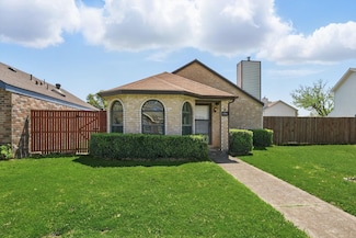 1346 Maplewood Dr, Lewisville, TX 75067