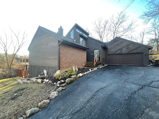 1403 Oakview Terrace, Woodstock, IL 60098
