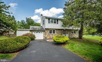 17 Wren Dr, Southampton, PA 18966