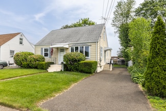 91 Bertrose Ave, Milford, CT 06460