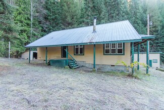 4842 Sullivan Lake Rd, Ione, WA 99139