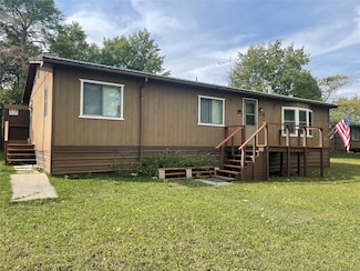28 W Shore Rd, Babb, MT 59411