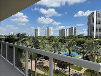 20185 E Country Club Dr Unit 510, Aventura, FL 33180