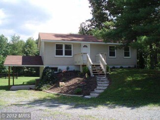 7069 Catbird Ln, Marshall, VA 20115