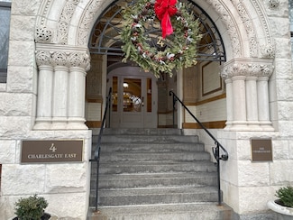 4 Charlesgate E Unit 304, Boston, MA 02215