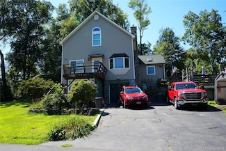 27 Spruce St, Lake Peekskill, NY 10537