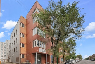 2058 N Western Ave Unit 301, Chicago, IL 60647