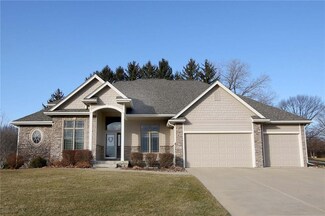 6822 NW 93rd St, Johnston, IA 50131