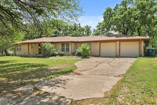 1214 Emerson Ln, Denton, TX 76209