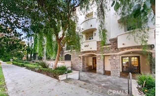 14242 Burbank Blvd Unit 103, Sherman Oaks, CA 91401