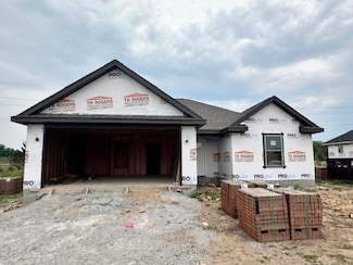 1121 Center Court Cir, Grove, OK 74344