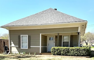 301 Broadway St, Whitesboro, TX 76273