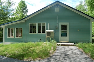 803 Main Rd, Burlington, ME 04417