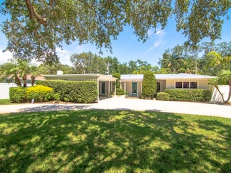 745 Iris Ln, Vero Beach, FL 32963