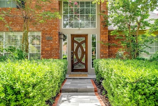 8005 Morning Ln, Fort Worth, TX 76123