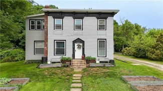 8217 Park Ave, Garrettsville, OH 44231