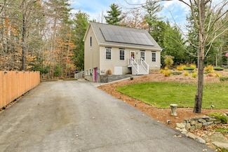 10 Foss Dr, Center Barnstead, NH 03225