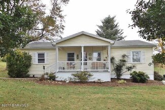 124 Jones Ave, Pearisburg, VA 24134