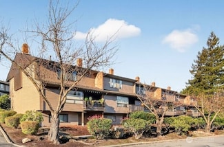 10717 Glen Acres Dr S Unit 735, Seattle, WA 98168