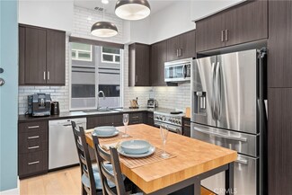 206 Alamo Ct, Long Beach, CA 90802