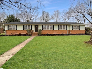 8 Howell Cir, Greenville, SC 29615