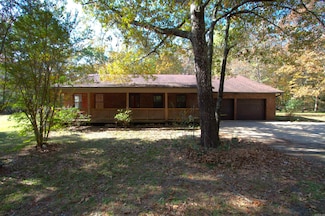 4000 Blue Bird Ln, Little Rock, AR 72210