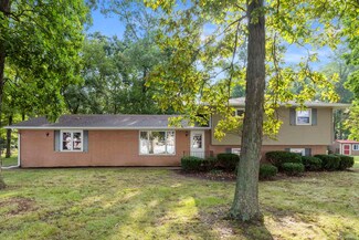 11606 Hand Rd, Fort Wayne, IN 46818