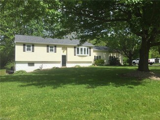 7486 Harmon Rd, Conneaut, OH 44030