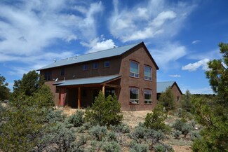 51 Sangre de Cristo Mountain Dr, Arroyo Hondo, NM 87513