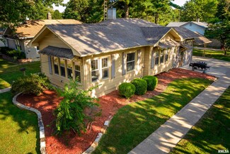 308 W Reed St, Benton, IL 62812