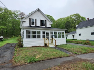 76 Somerset St, Millinocket, ME 04462