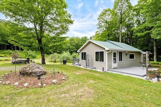 258 Highland Springs Rd, Montgomery, VT 05471