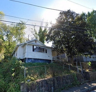 1012 Temple St, Charleston, WV 25387