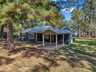 404 S Manthey Ave, Cleveland, TX 77327