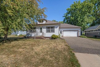 750 Oak St, Baldwin, WI 54002