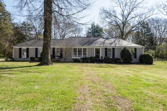2016 Stonehurst Dr, Nashville, TN 37215