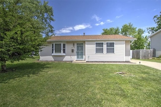 1936 Queen Mary Ct, Decatur, IL 62526