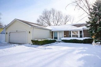 29 E Farmgate Ln, Palatine, IL 60067