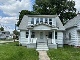 794 W Waggoner St, Decatur, IL 62526