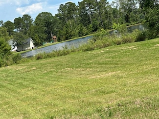 000 Windward Dr, Douglas, GA 31535