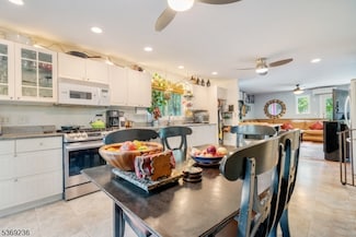 507 Abricada Rd, Highland Lakes, NJ 07422