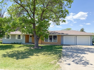 323 S 7th St, Phillipsburg, KS 67661