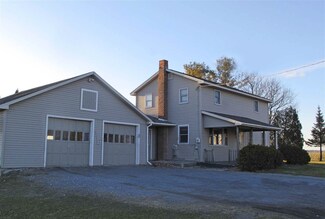 53 N Main St, Whiting, VT 05778