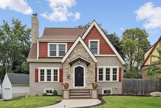 215 Frederic Ave, Waterloo, IA 50701