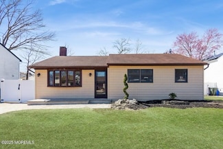 35 Shirley Blvd, Old Bridge, NJ 08857