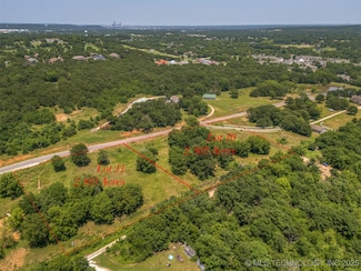 4556 Oak Timber Dr, Tulsa, OK 74131