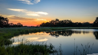 2992 County Road 7711, Devine, TX 78016