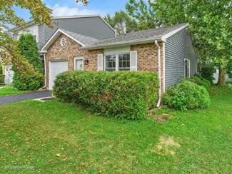1458 Walnut Cir, Carol Stream, IL 60188